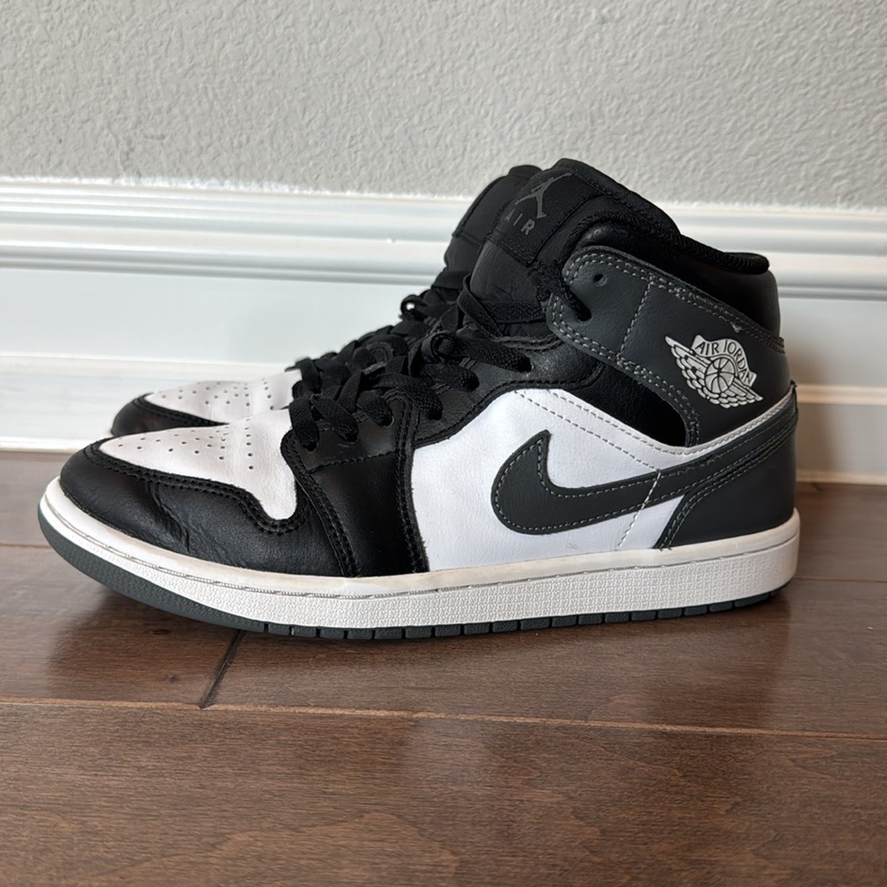 Air Jordan 1 mid size 8 - Picture 2 of 10